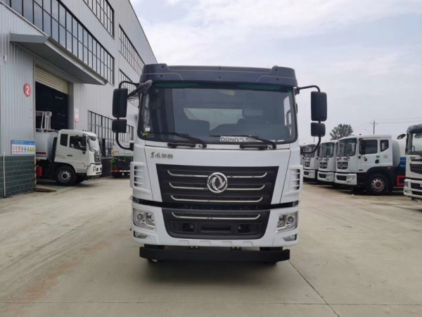 东风华神12吨多功能洒水车