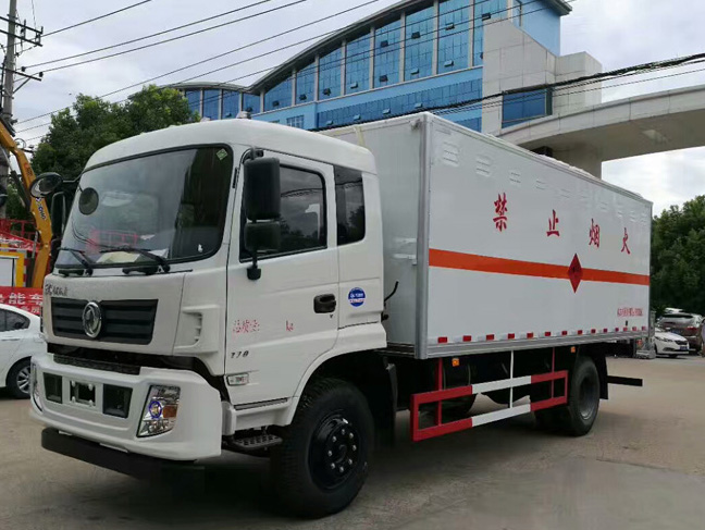 东风6米1(9吨)爆破器材车