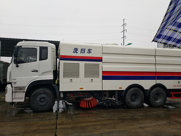 东风天龙洗扫车(国V)