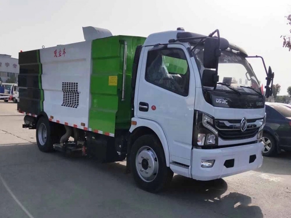 东风大多利卡吸尘车(1.5方水罐6方尘罐)