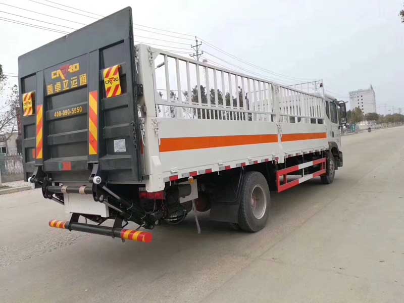 东风6.2米(10.8吨)气瓶车