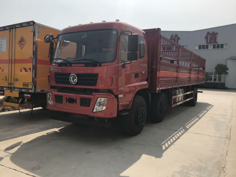 东风9.5米(15.3吨)气瓶车