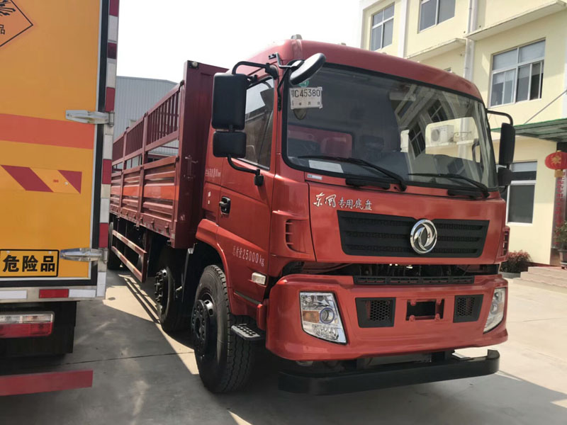 东风9.5米(15.3吨)气瓶车