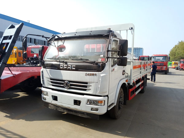 多利卡5.1米(7吨)气瓶车