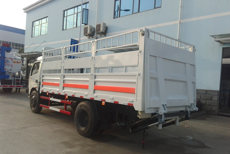 多利卡5.1米(7吨)气瓶车