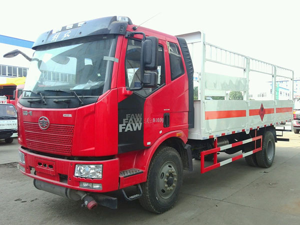 解放6.1米(11吨)气瓶车