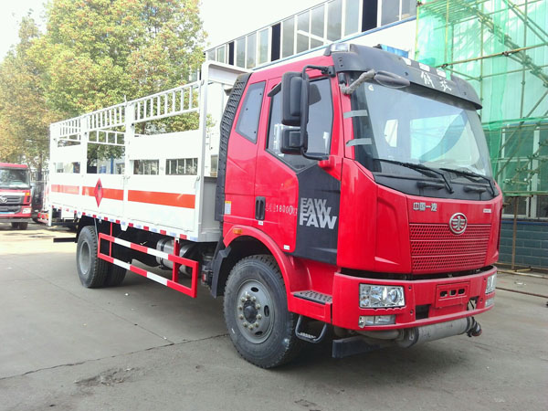 解放6.1米(11吨)气瓶车