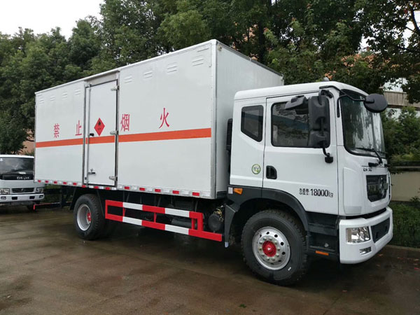 东风6.3米(10.3吨)气体厢式车