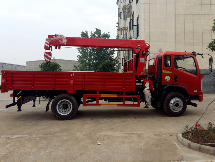 大运随车吊黄牌6.3吨