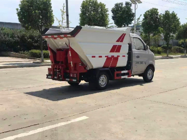 长安国六3.5方无泄漏后挂桶压缩垃圾车