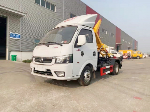 东风途逸国六汽油3~4方车厢可卸(钩臂)式垃圾车