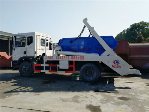 东风T3摆臂式垃圾车(8-10方)