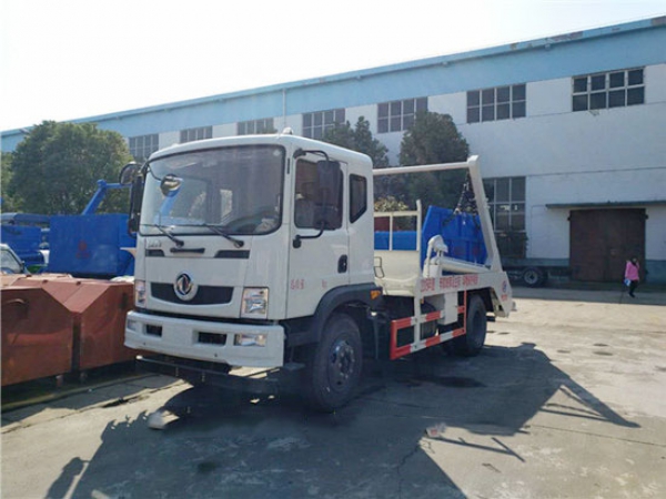 东风T3摆臂式垃圾车(8-10方)