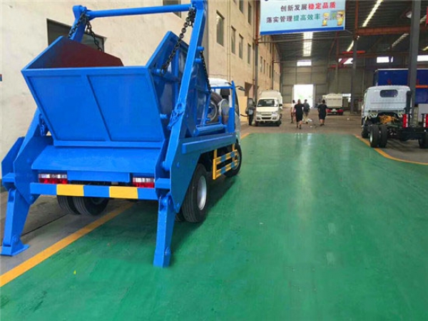 东风小多利卡摆臂式垃圾车(蓝牌5方)