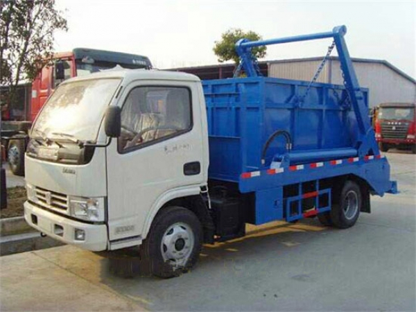 东风小多利卡摆臂式垃圾车(蓝牌5方)