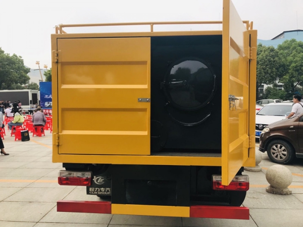 东风小多利卡6方污水处理车,净化车