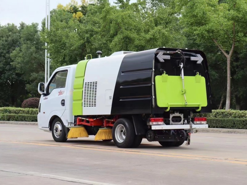 东风途逸蓝牌扫路车