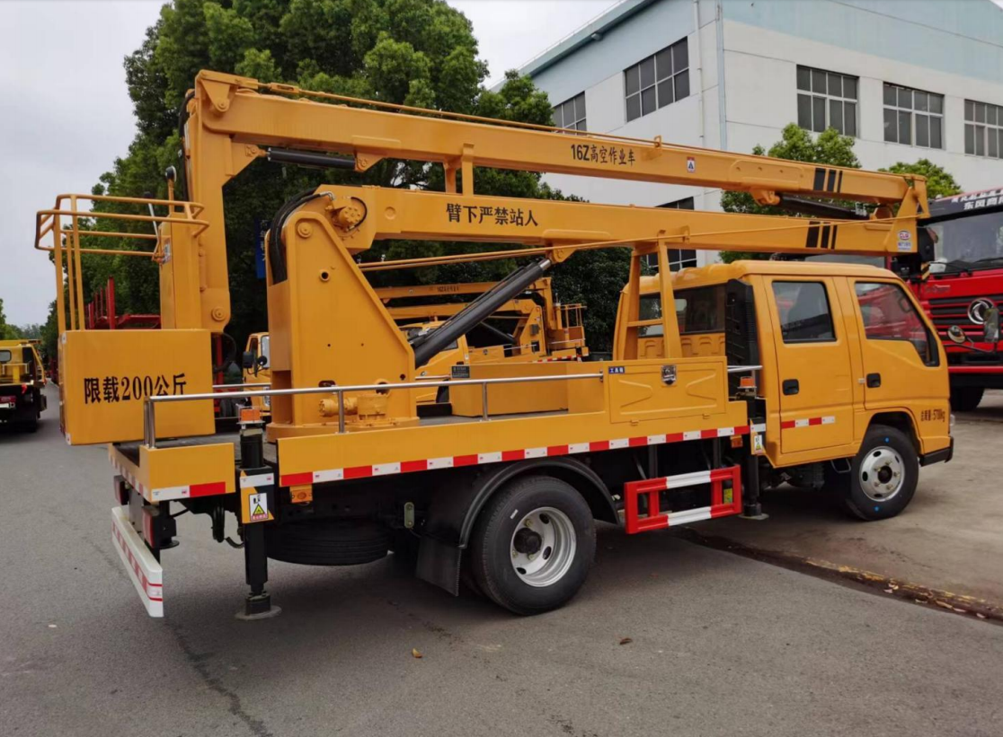 江铃5062老款 16米折臂高空作业车