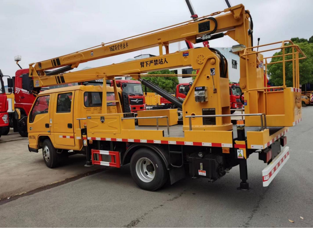 江铃5062老款 16米折臂高空作业车