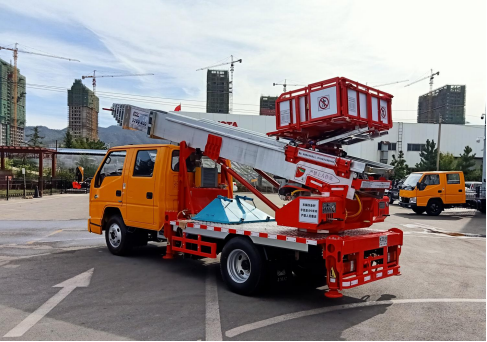 国六江铃32米蓝牌云梯车