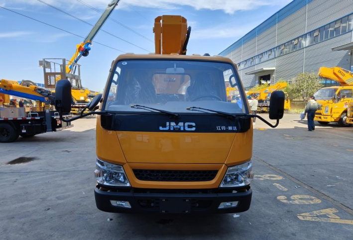 江铃顺达28米蓝牌直臂高空作业车